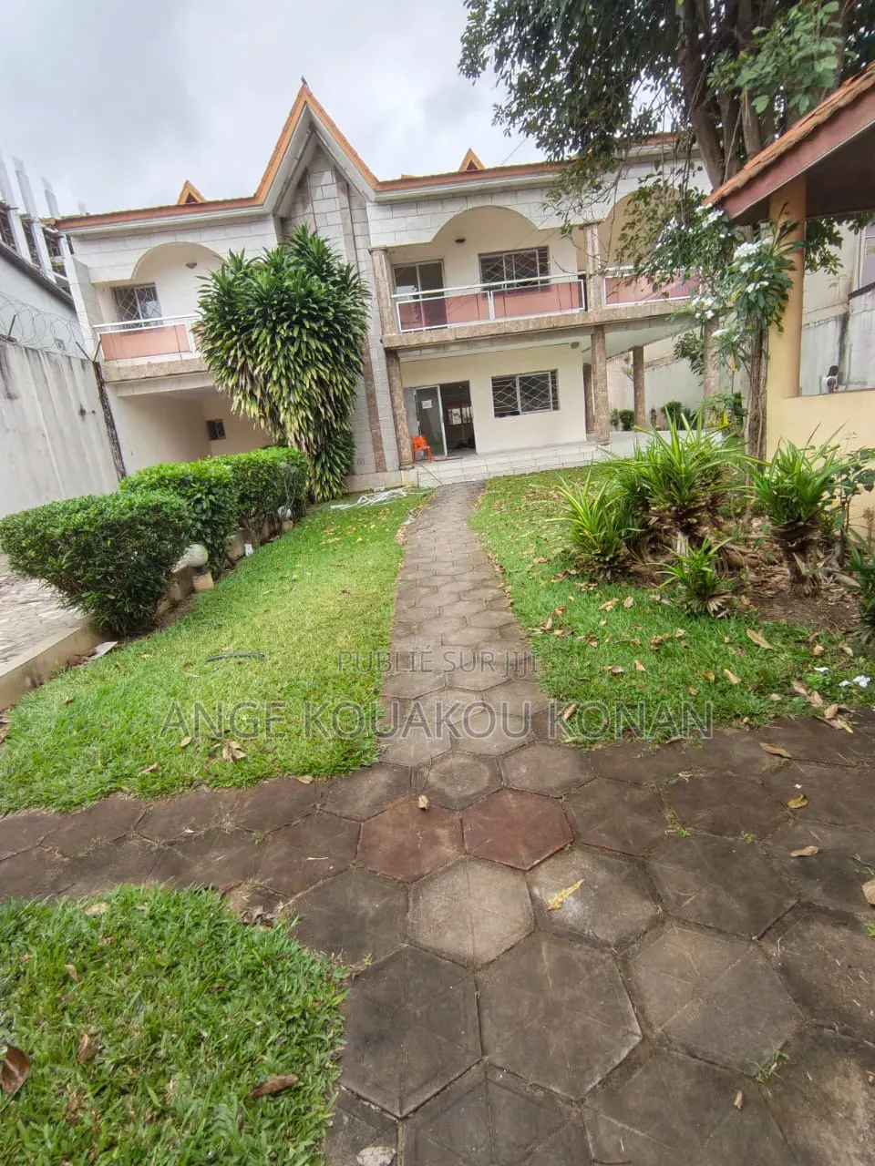 6chbre Duplex dans Ange Immobilier, Cocody à Vendre