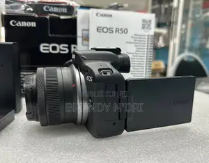 CANON EOS R50 + RF-S 18-45mm Appareil Hybride Compac