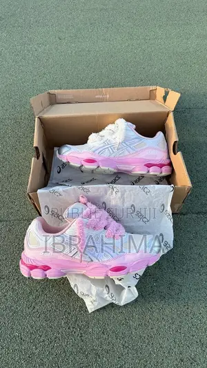 Chauuusre Asics