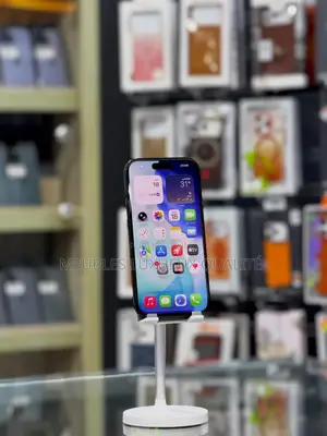 Nouveau Apple iPhone 15 Plus 256 GB Noir
