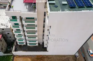 20chbre Blocs d'appartements dans Beraka Corporation, Cocody à Vendre
