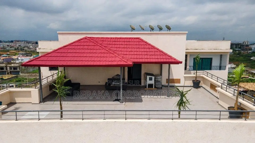 20chbre Blocs d'appartements dans Beraka Corporation, Cocody à Vendre