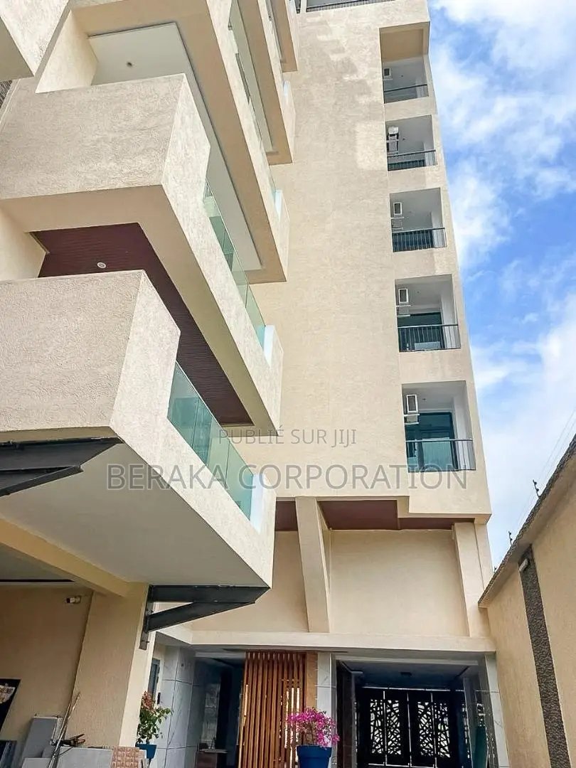 20chbre Blocs d'appartements dans Beraka Corporation, Cocody à Vendre