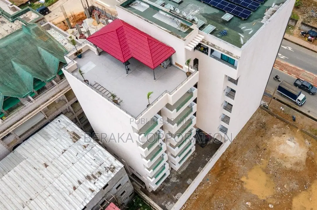 20chbre Blocs d'appartements dans Beraka Corporation, Cocody à Vendre