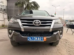 Toyota Fortuner 2020 Gris