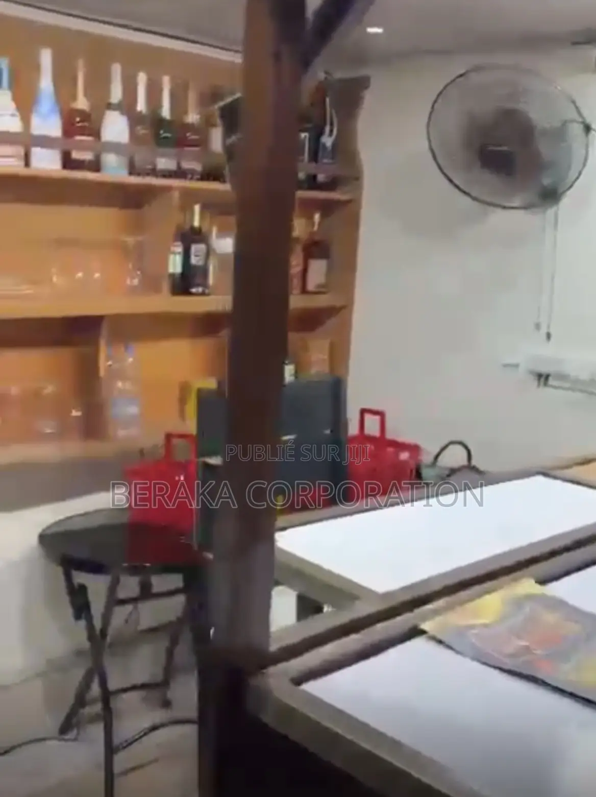 🔥 RESTAURANT ÉQUIPÉ À LOUER – ANGRÉ 9e TRANCHE 📍 Bordure De Voie, Prè