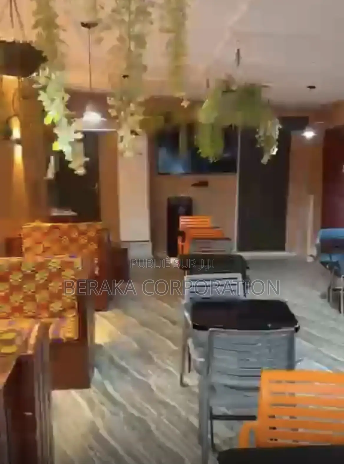 🔥 RESTAURANT ÉQUIPÉ À LOUER – ANGRÉ 9e TRANCHE 📍 Bordure De Voie, Prè