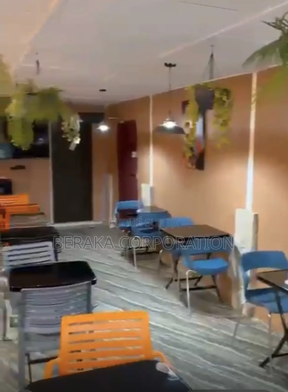 🔥 RESTAURANT ÉQUIPÉ À LOUER – ANGRÉ 9e TRANCHE 📍 Bordure De Voie, Prè