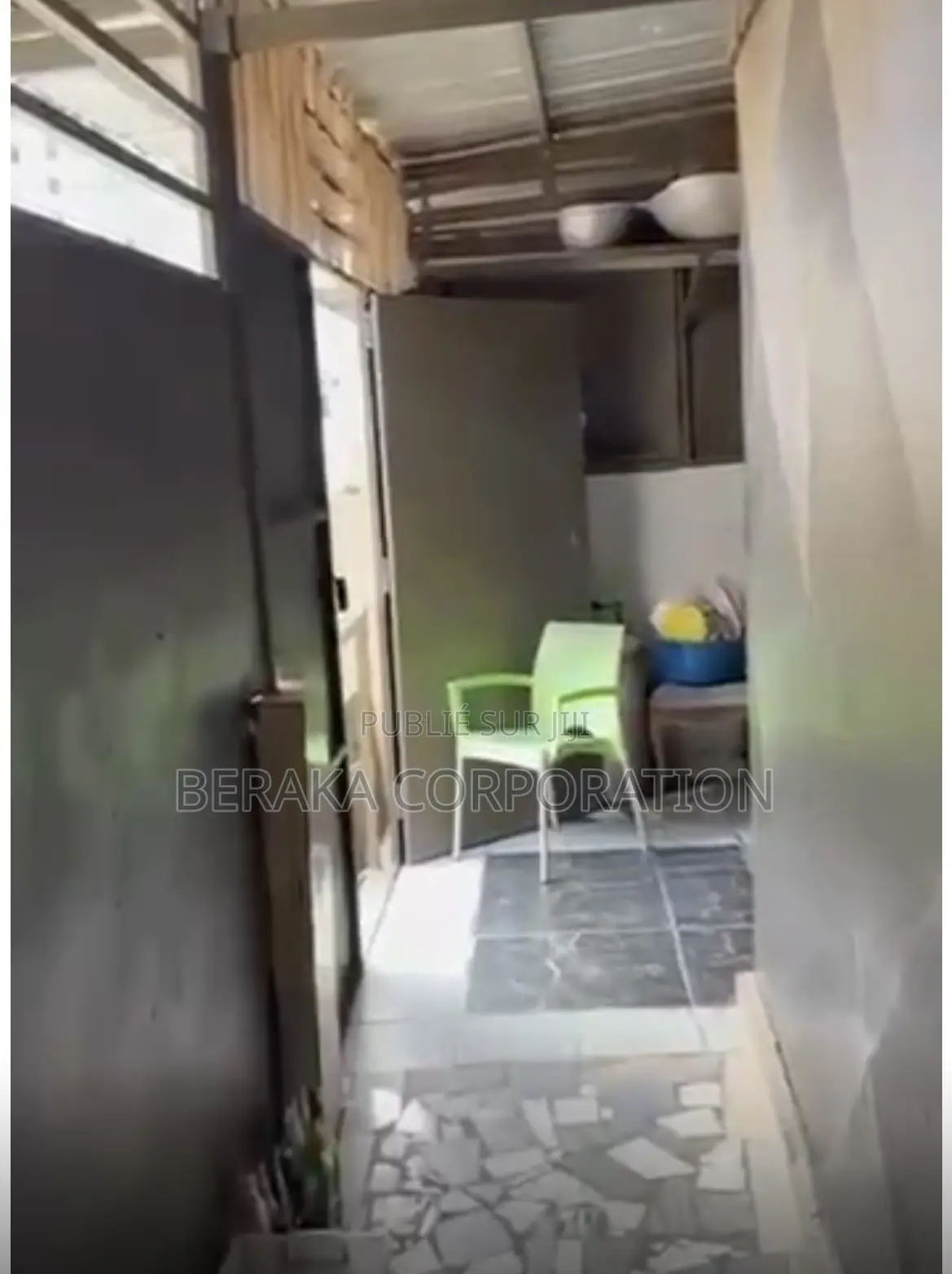 🔥 RESTAURANT ÉQUIPÉ À LOUER – ANGRÉ 9e TRANCHE 📍 Bordure De Voie, Prè