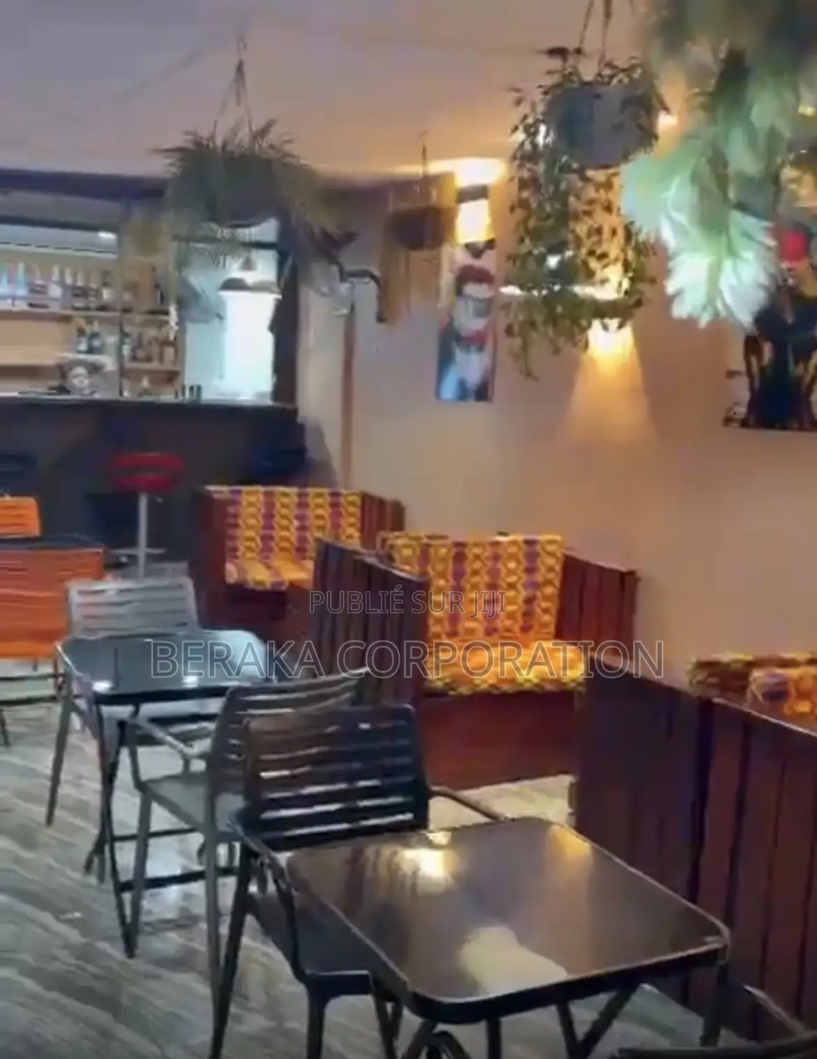 🔥 RESTAURANT ÉQUIPÉ À LOUER – ANGRÉ 9e TRANCHE 📍 Bordure De Voie, Prè