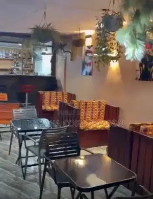 🔥 RESTAURANT ÉQUIPÉ À LOUER – ANGRÉ 9e TRANCHE 📍 Bordure De Voie, Prè