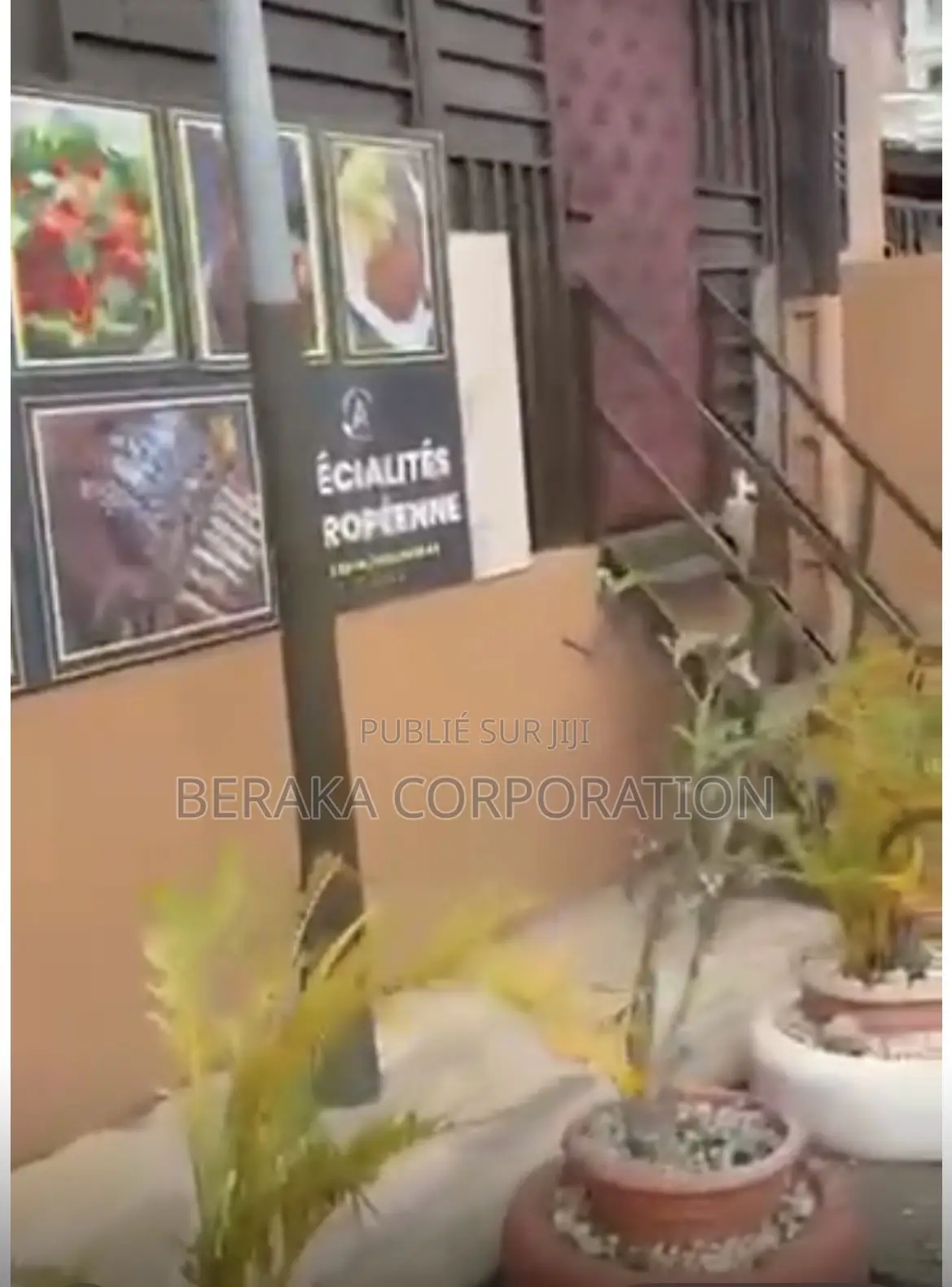 🔥 RESTAURANT ÉQUIPÉ À LOUER – ANGRÉ 9e TRANCHE 📍 Bordure De Voie, Prè