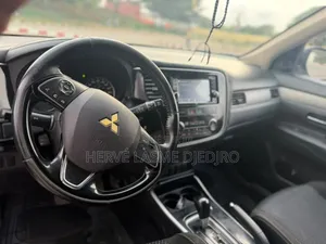 Mitsubishi Outlander 2018 Blanc