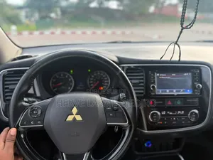 Mitsubishi Outlander 2018 Blanc