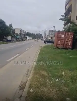 🏡 TERRAIN À VENDRE – MBADON 📍 Voie Principale, À 100 M De L’Ambassad