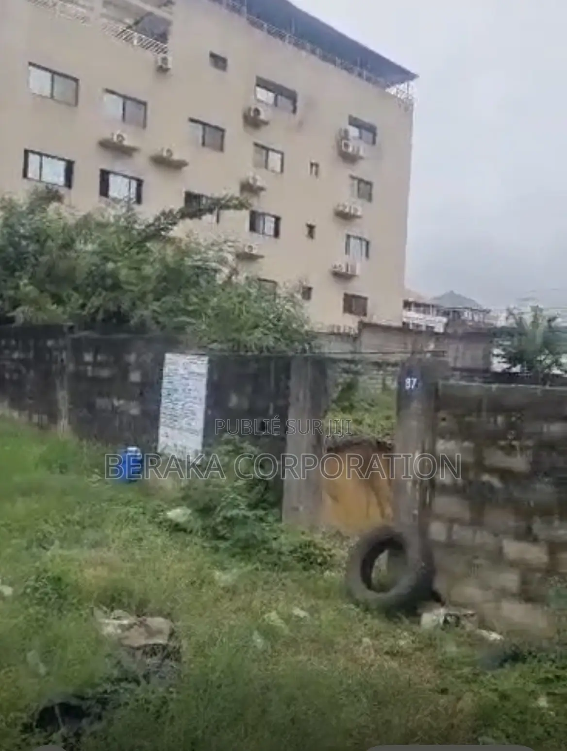 🏡 TERRAIN À VENDRE – MBADON 📍 Voie Principale, À 100 M De L’Ambassad