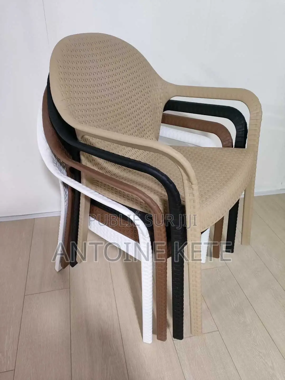 Chaise De Très Bonne Qualité