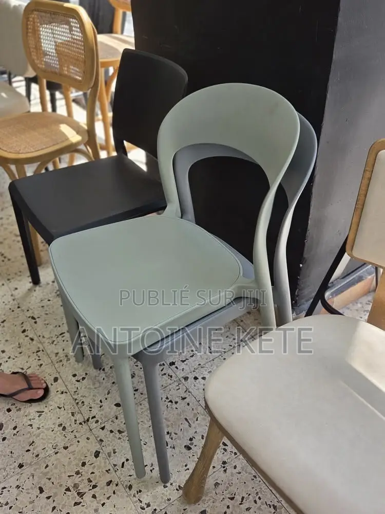 Chaise De Très Bonne Qualité