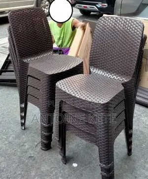 Chaise De Très Bonne Qualité