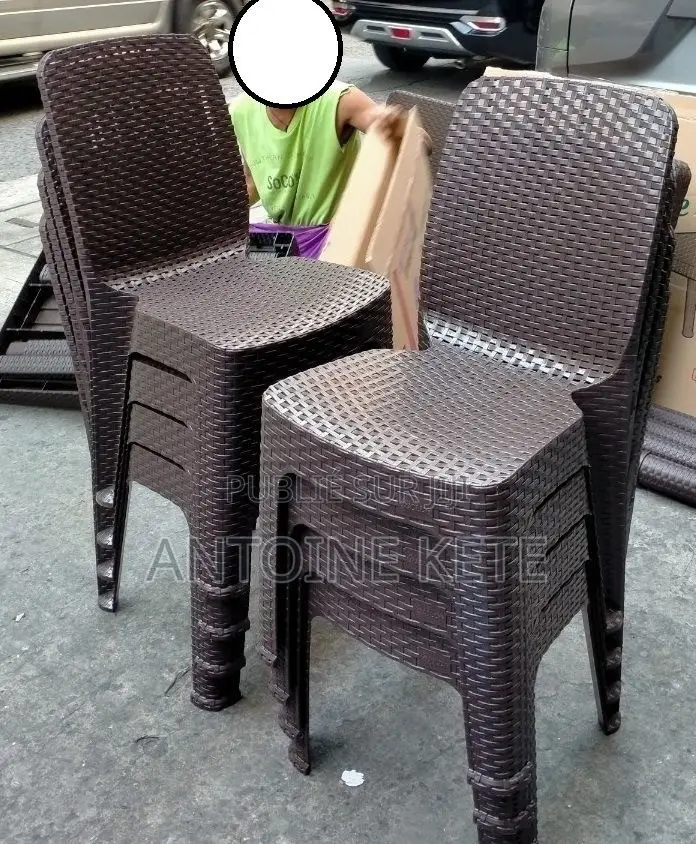 Chaise De Très Bonne Qualité