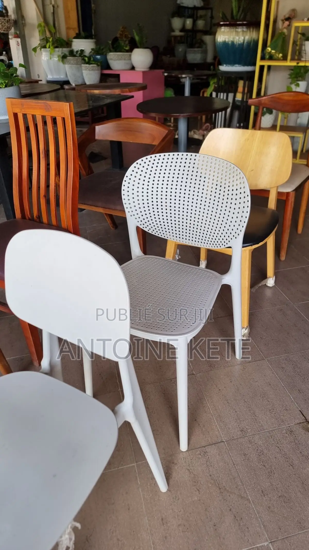 Chaise De Très Bonne Qualité