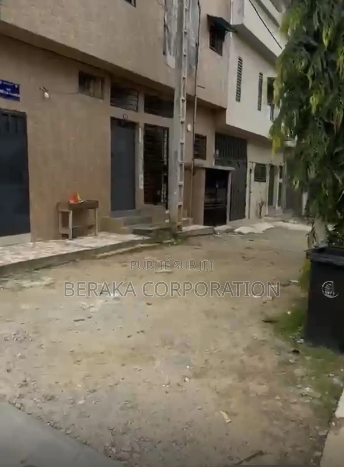 4chbre Duplex dans Beraka Corporation, Cocody à Vendre