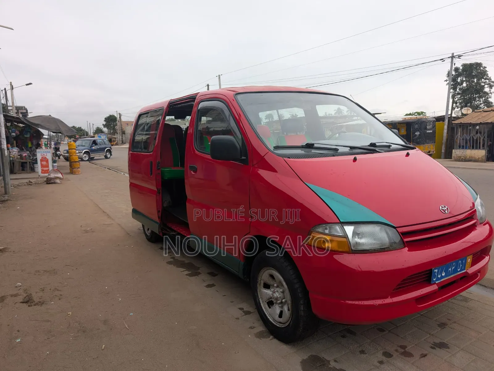 Toyota Grand HiAce 2002 Rouge
