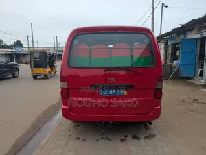 Toyota Grand HiAce 2002 Rouge