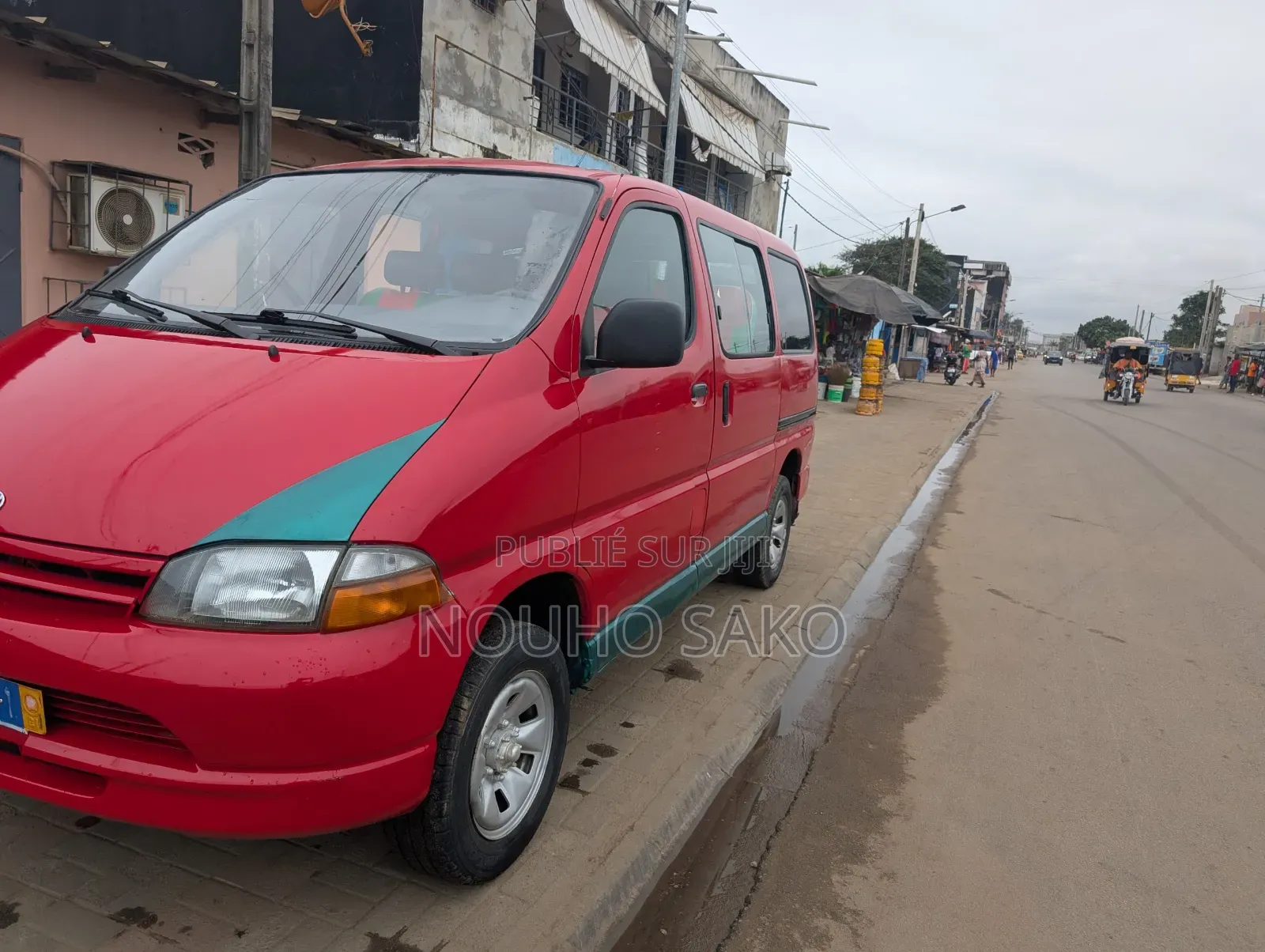 Toyota Grand HiAce 2002 Rouge