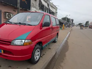 Toyota Grand HiAce 2002 Rouge