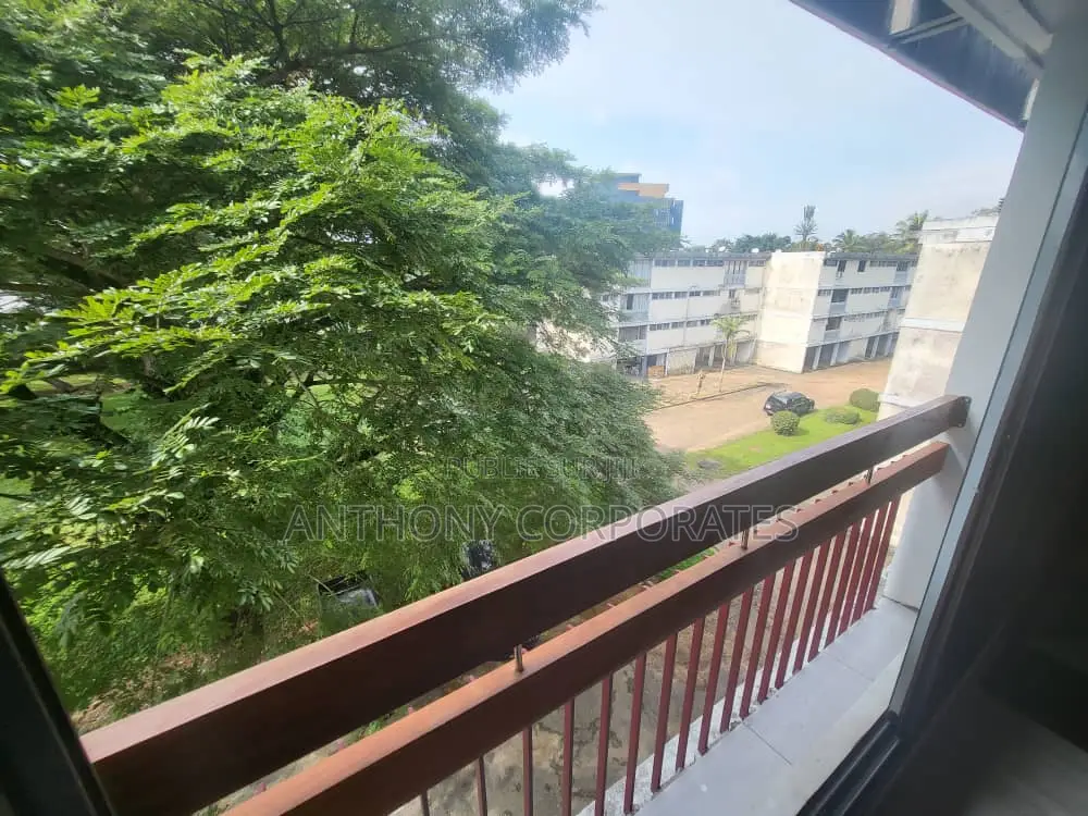 Appartement Meuble De 03 Pieces - Cocody Lycee Technique