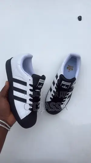Baskets Adidas Superstar II