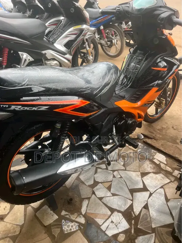Nouveau TVS Rockz 125 2025 Orange