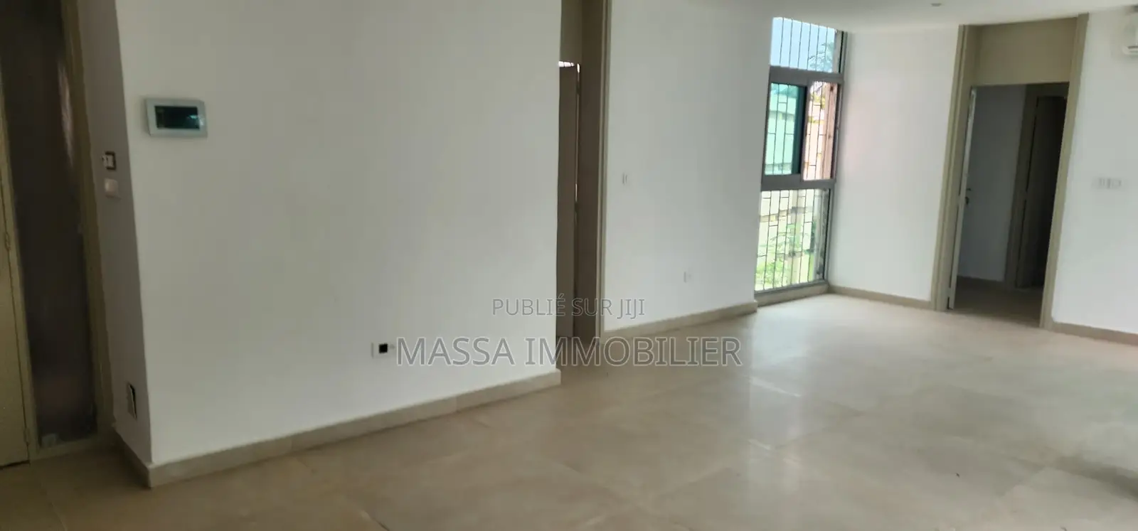 3chbre Appartement dans Massa Immobilier, Cocody à Louer