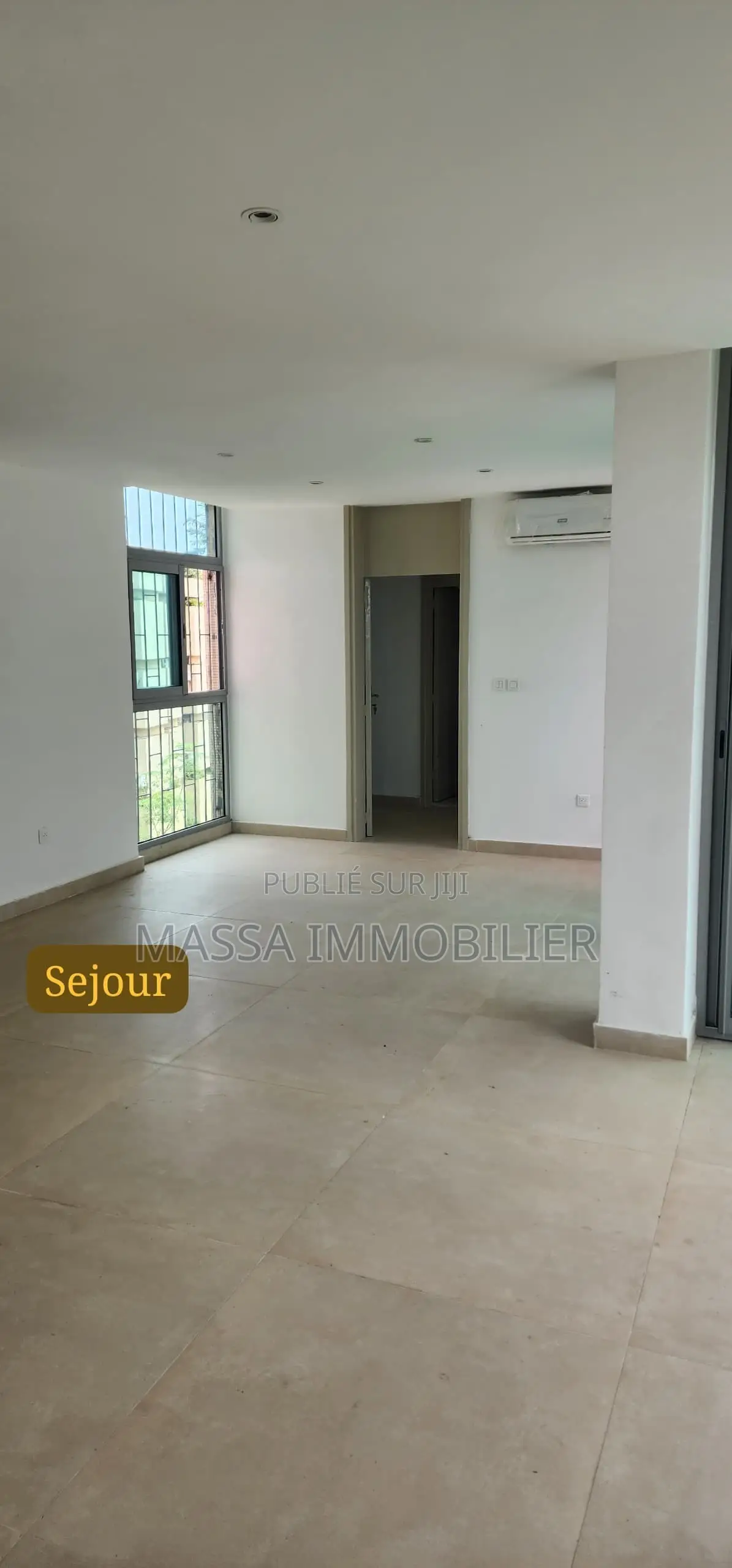 3chbre Appartement dans Massa Immobilier, Cocody à Louer