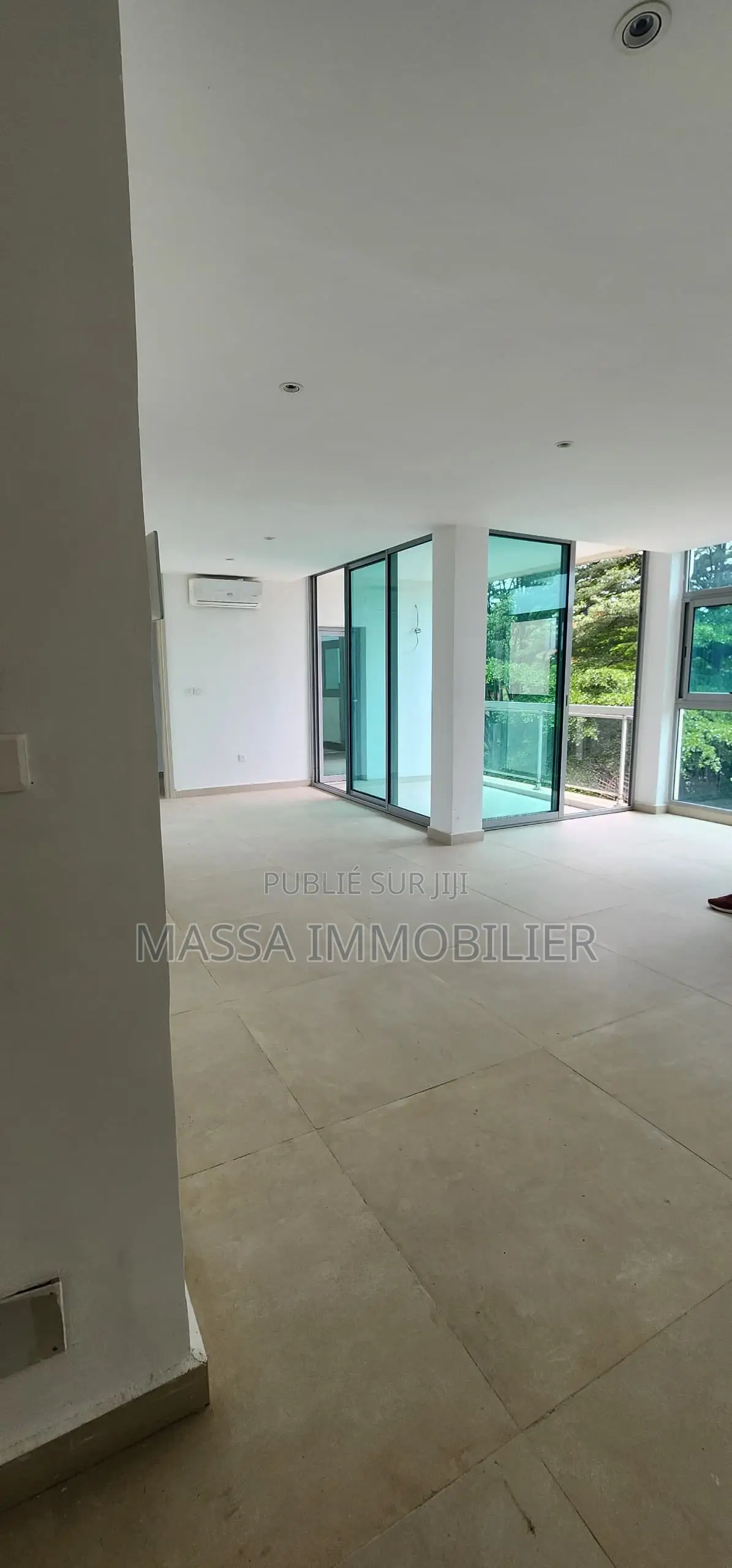 3chbre Appartement dans Massa Immobilier, Cocody à Louer