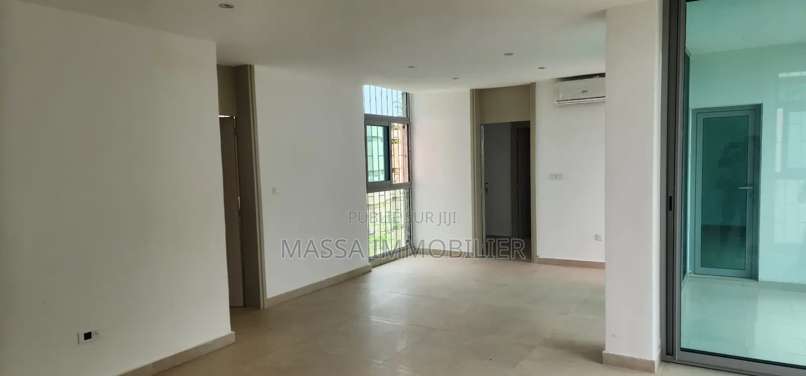 3chbre Appartement dans Massa Immobilier, Cocody à Louer