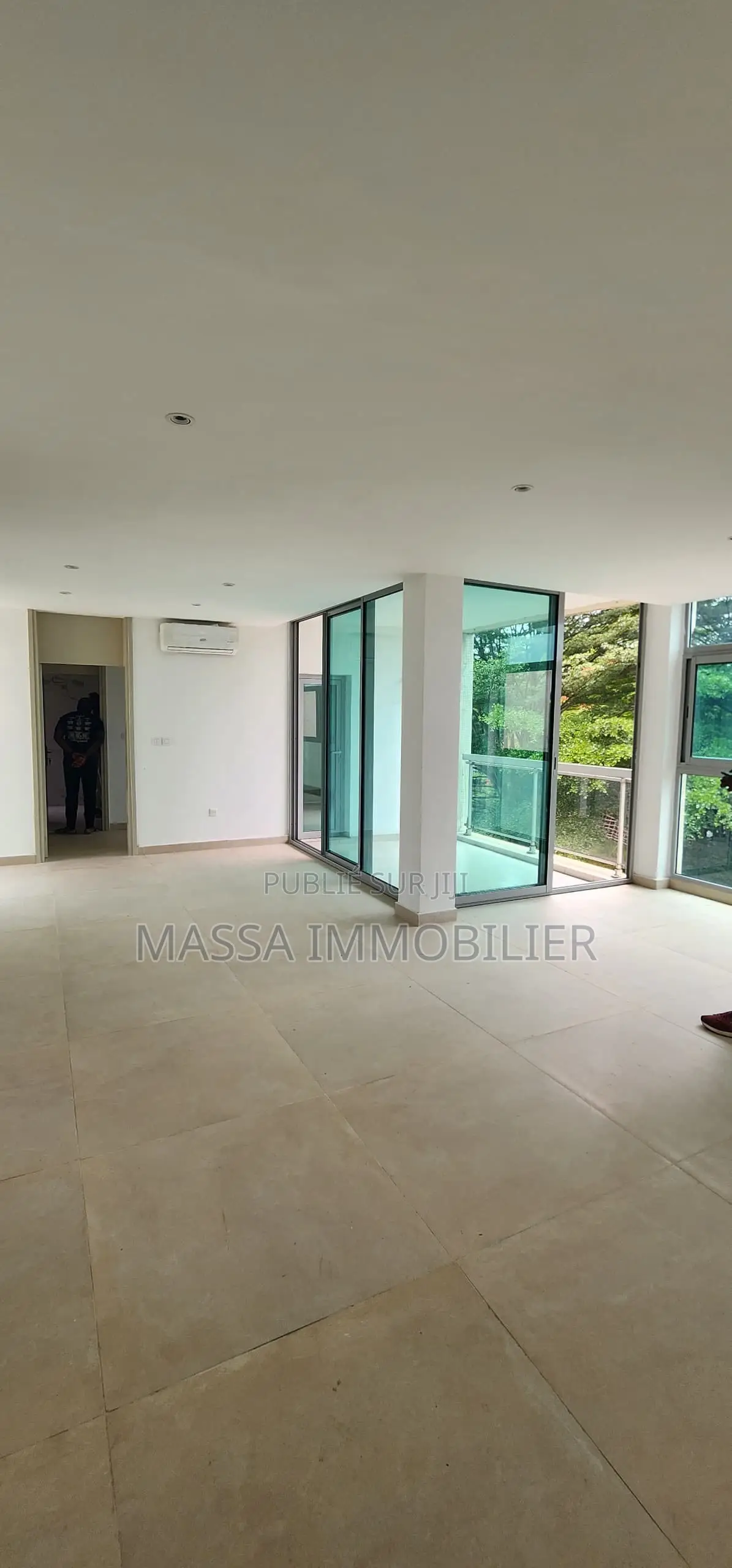 3chbre Appartement dans Massa Immobilier, Cocody à Louer
