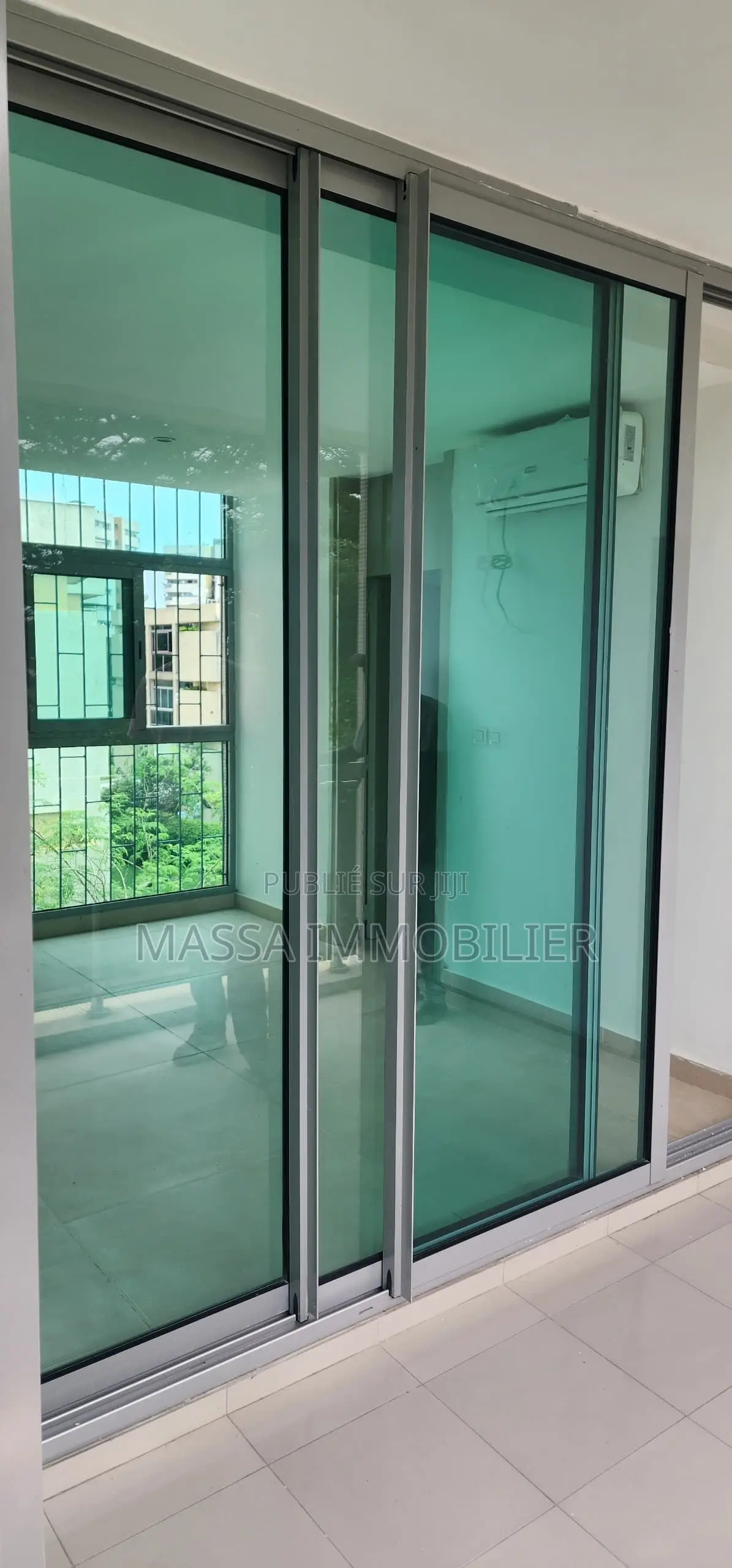 3chbre Appartement dans Massa Immobilier, Cocody à Louer