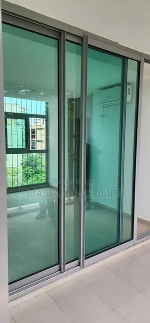 3chbre Appartement dans Massa Immobilier, Cocody à Louer
