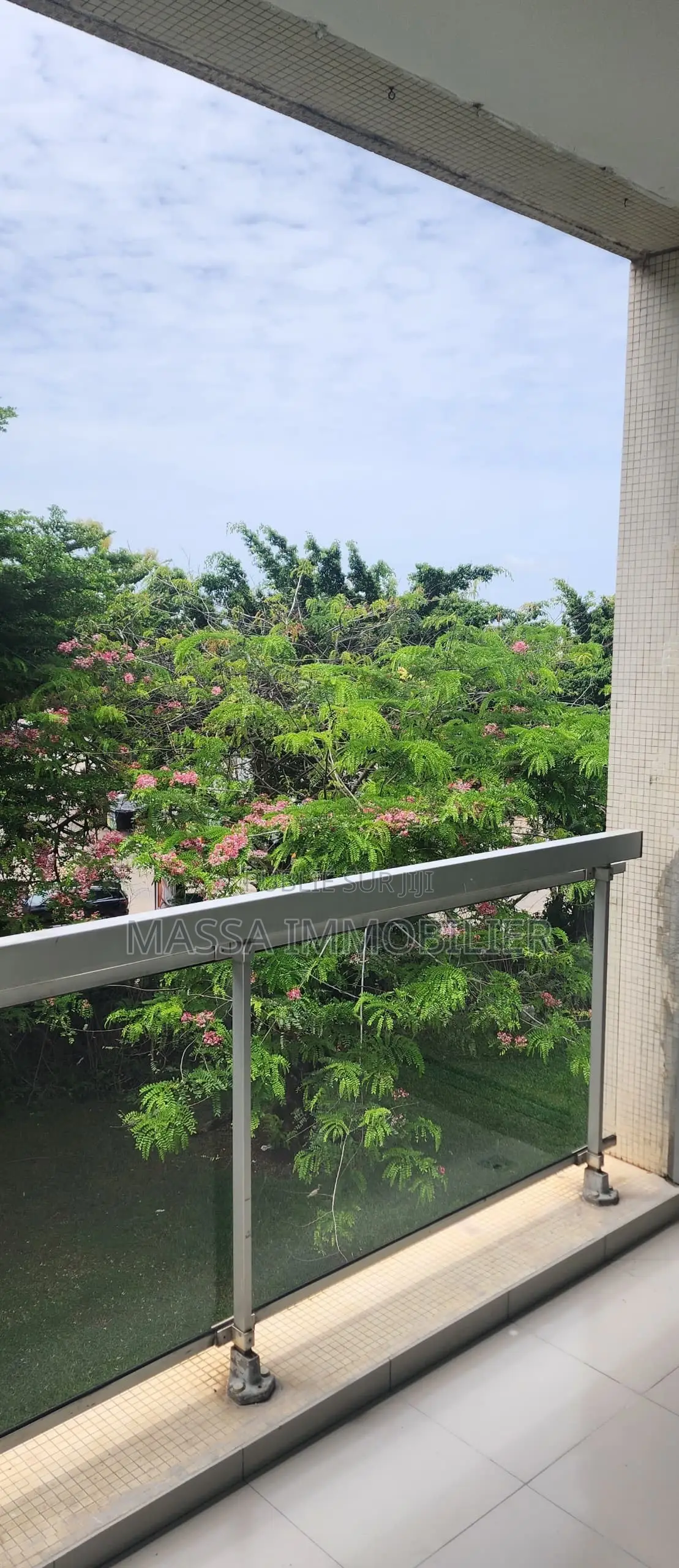 3chbre Appartement dans Massa Immobilier, Cocody à Louer