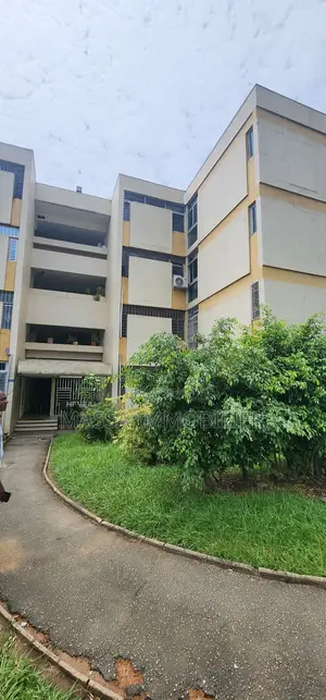 3chbre Appartement dans Massa Immobilier, Cocody à Louer