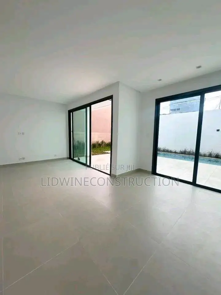 4chbre Duplex dans Cocody à Louer