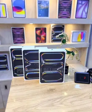 Nouveau Apple iPad Pro 13 (2025) 256 GB Autre
