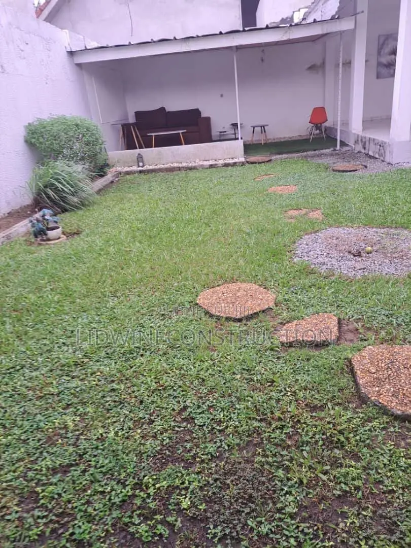 2chbre Villa dans Cocody à Vendre