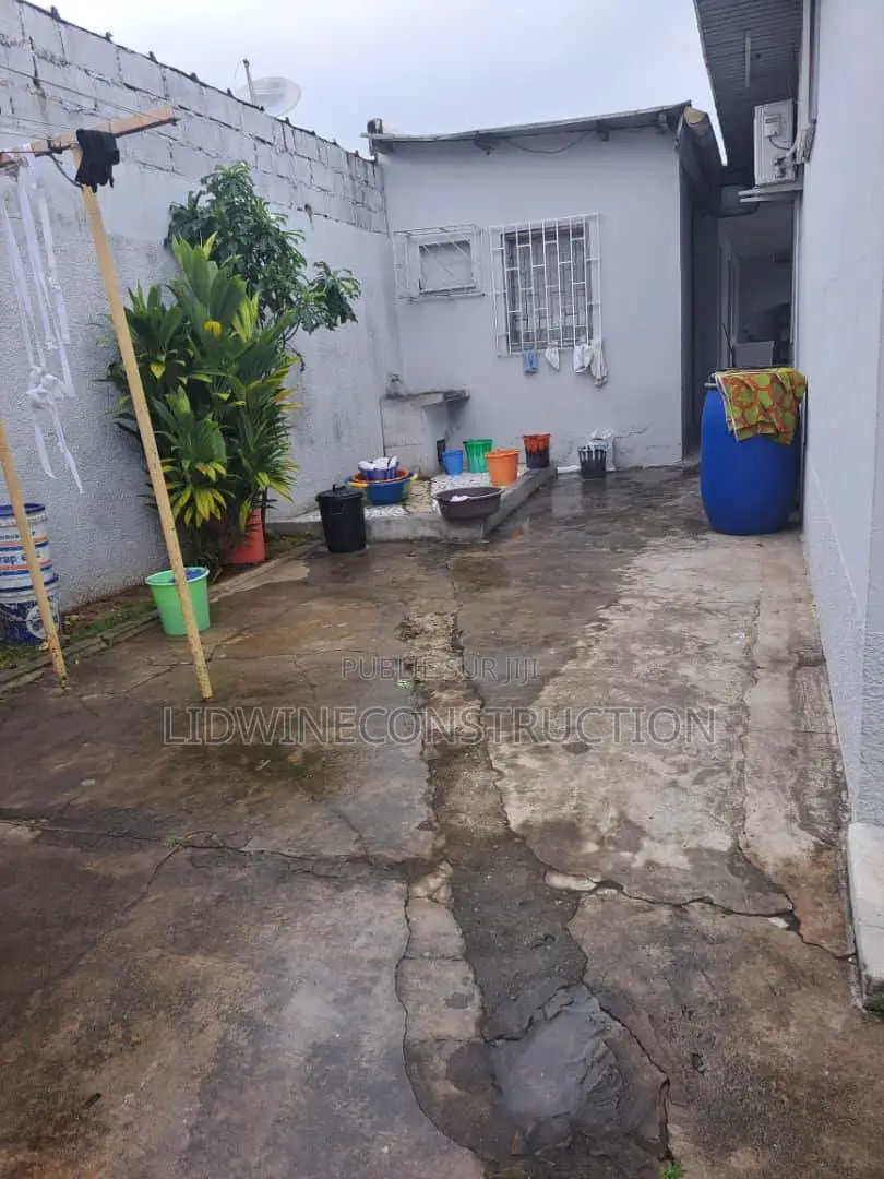 2chbre Villa dans Cocody à Vendre