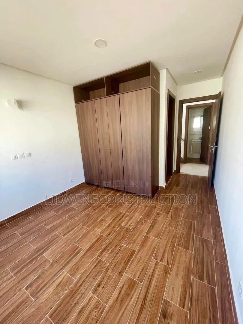 4chbre Duplex dans Grand-Bassam à Vendre
