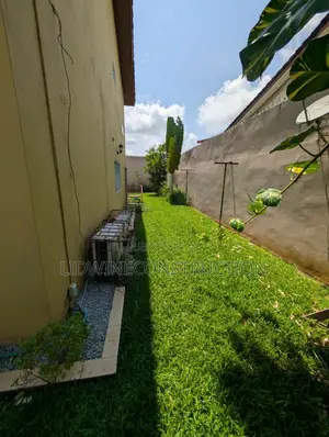 5chbre Duplex dans Cocody à Louer