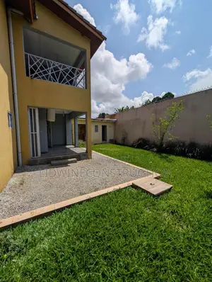 5chbre Duplex dans Cocody à Louer