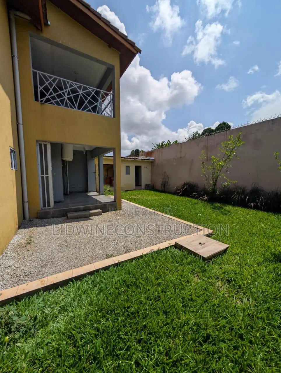 5chbre Duplex dans Cocody à Louer